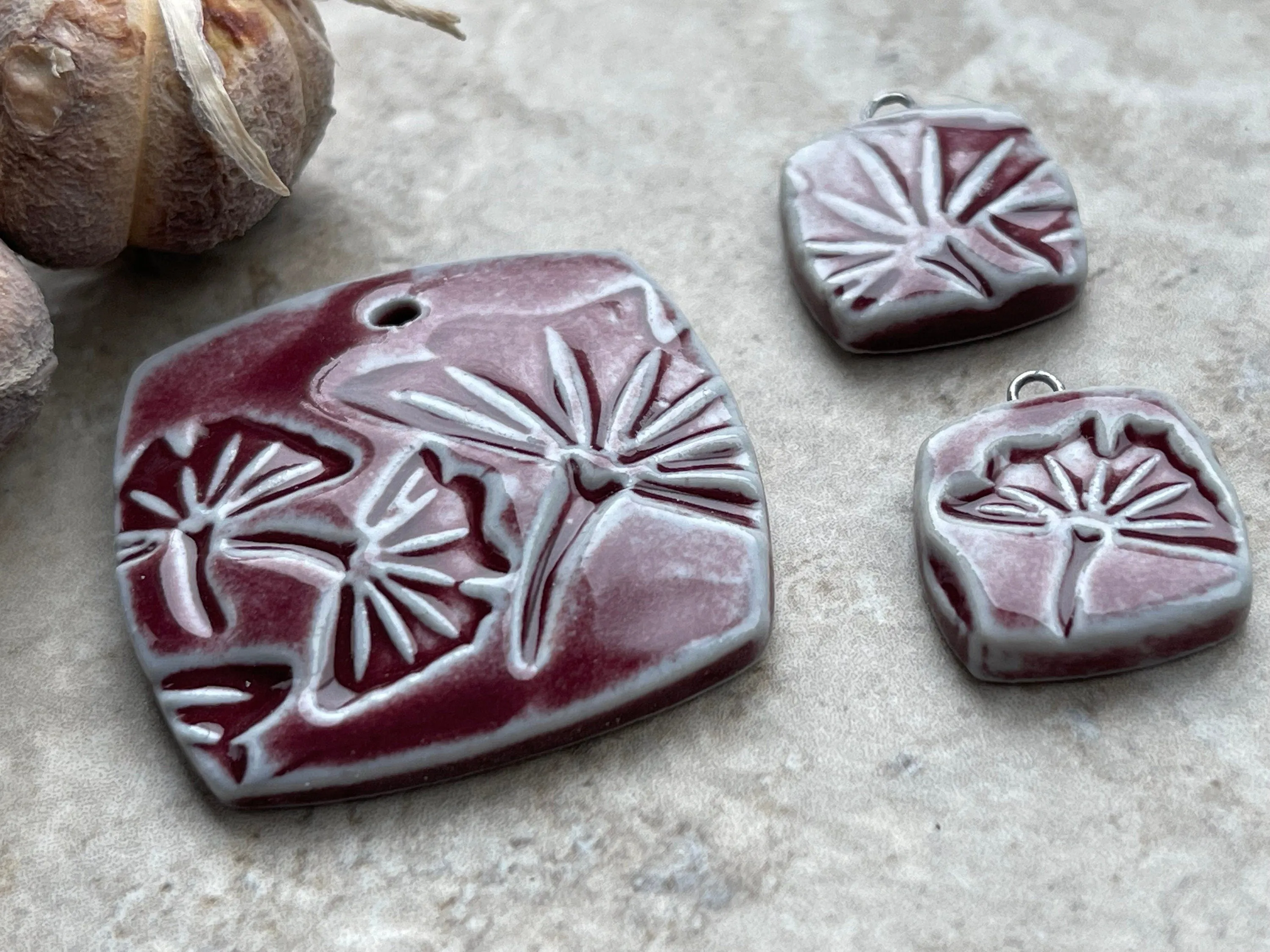 Burgundy Ginkgo Bead, Ginkgo Pendant, Plant Lover, Bead Set, Ginkgo Jewelry, Porcelain Ceramic Pendant, Jewelry Making Component