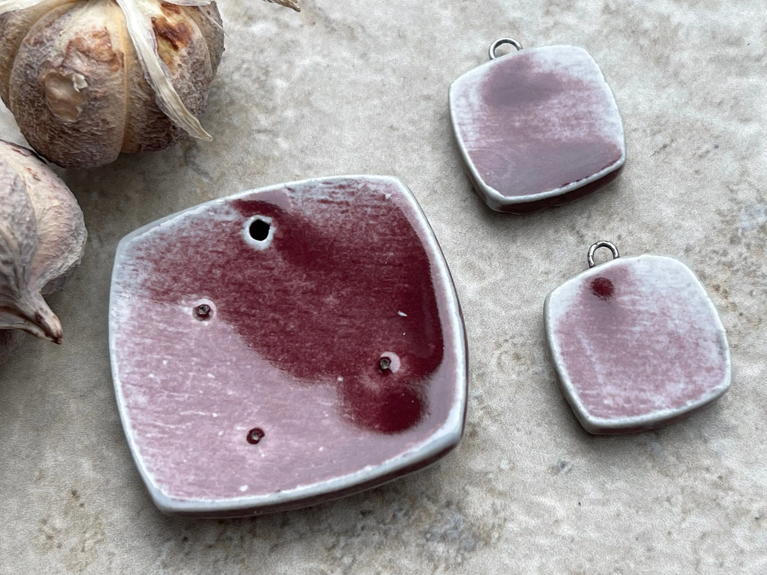 Burgundy Ginkgo Bead, Ginkgo Pendant, Plant Lover, Bead Set, Ginkgo Jewelry, Porcelain Ceramic Pendant, Jewelry Making Component